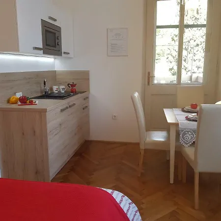 Nena With Private Free Parking Apartament *