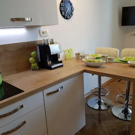 Nena With Private Free Parking Apartament *