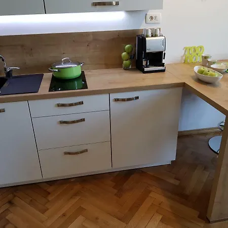 Nena With Private Free Parking Apartament