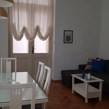 Nena With Private Free Parking *